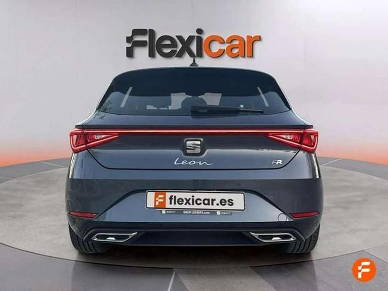 Usado Seat Leon FR 150 CV (110 kW) 2021 Gris Berlina