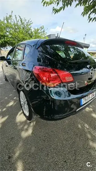Usado Opel Astra Selective 110 CV (80 kW) 2015 Verde Berlina