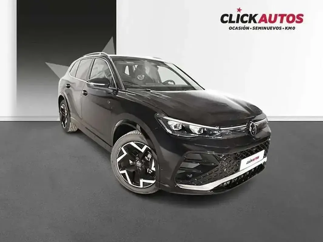 Usado VW Tiguan R-line 151 CV (111 kW) 2025 Negro SUV