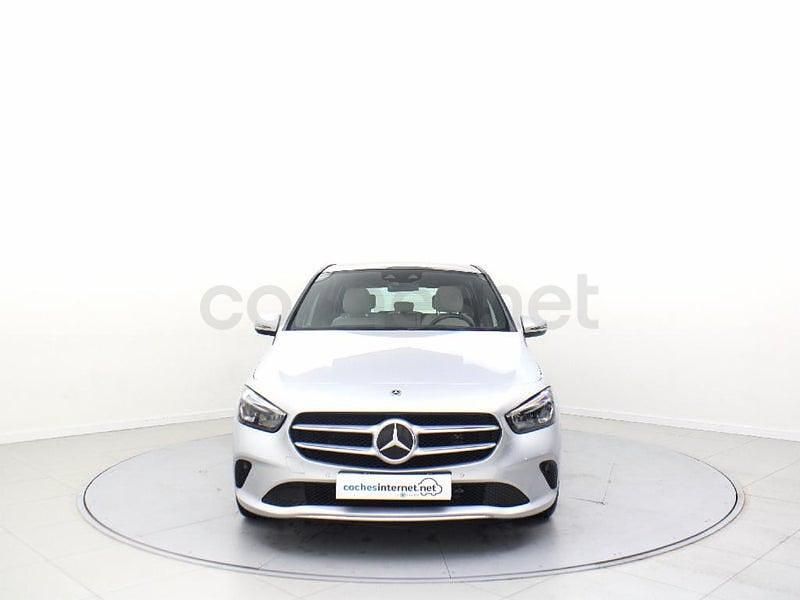 Usado Mercedes B200 163 CV (119 kW) 2021 Gris / plata Monovolumen
