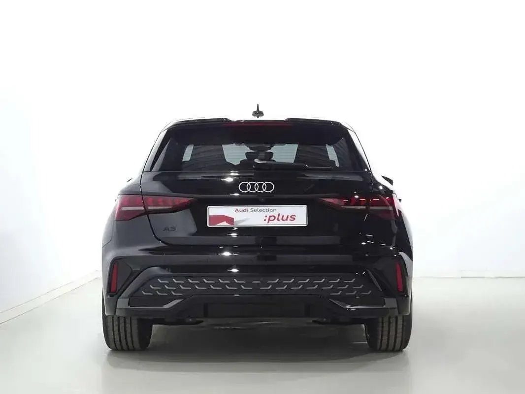 Usado Audi A3 Sportback S-Line 150 CV (110 kW) 2025 Negro Utilitario