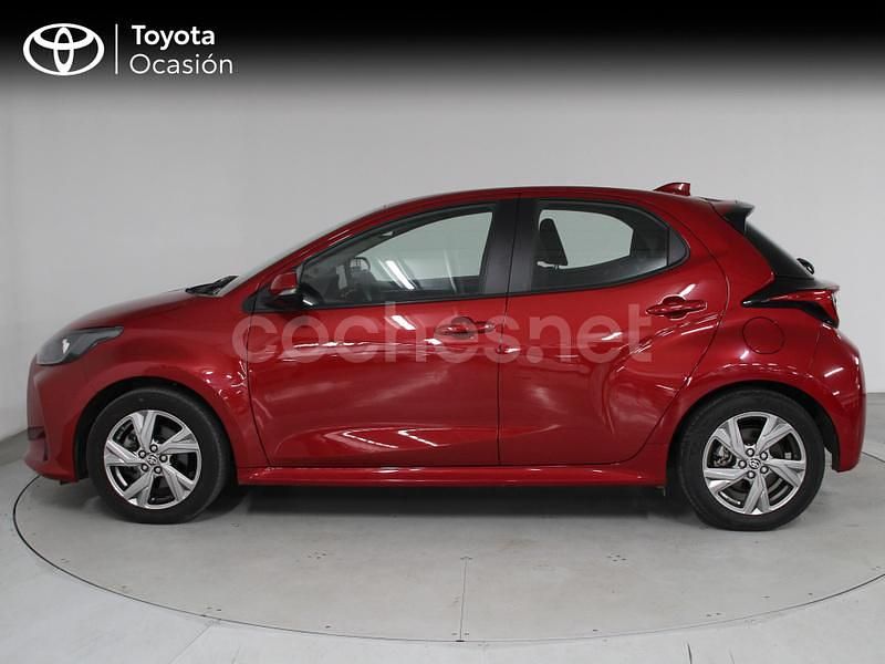 Usado Toyota Yaris Hybrid Active 116 CV (85 kW) 2024 Rojo Berlina