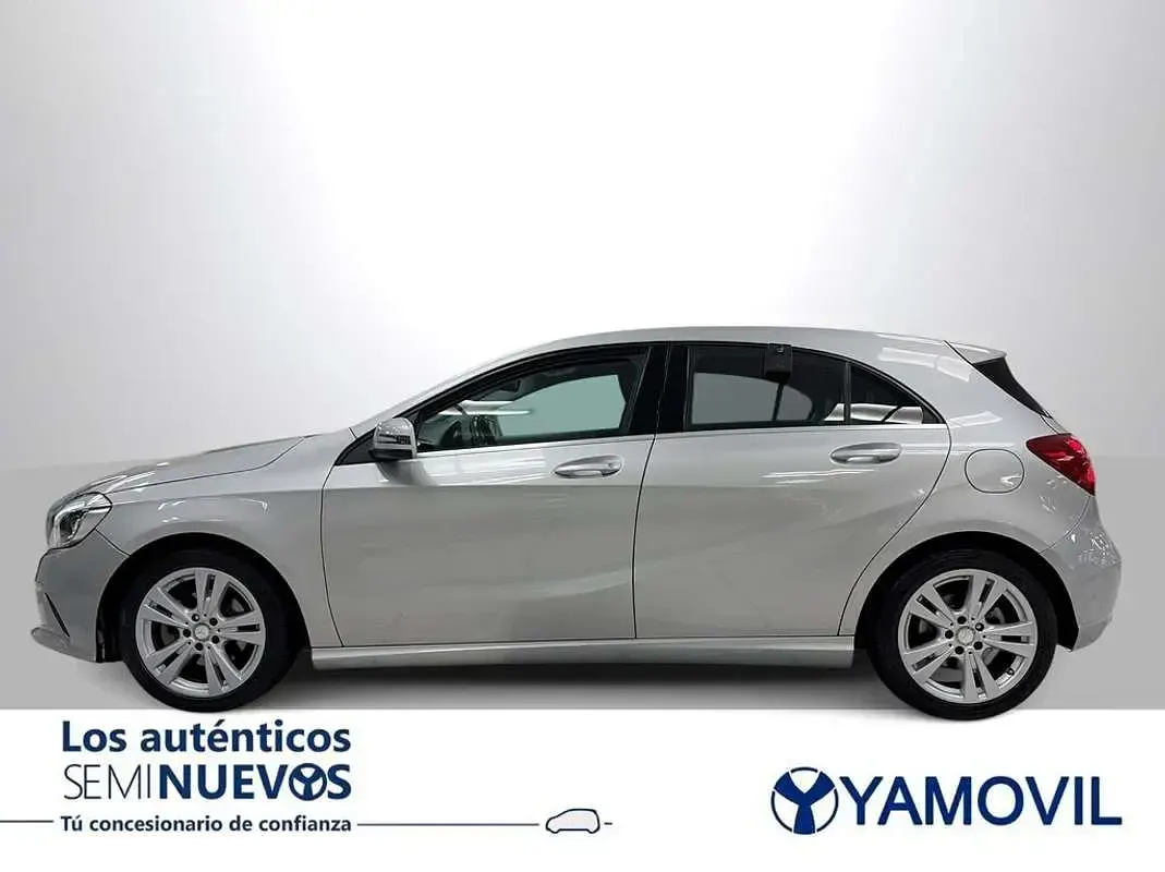 Usado Mercedes A180 Urban 122 CV (89 kW) 2016 Gris Utilitario