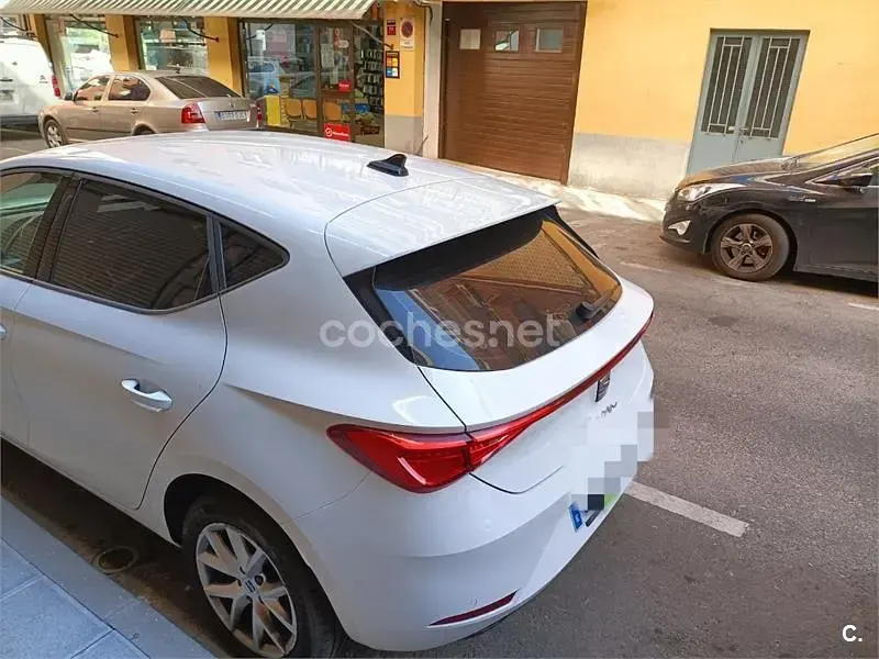 Usado Seat Leon Style 115 CV (84 kW) 2022 Blanco Berlina