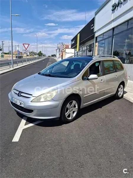 Usado Peugeot 307 143 CV (105 kW) 2004 Gris / plata Familiar