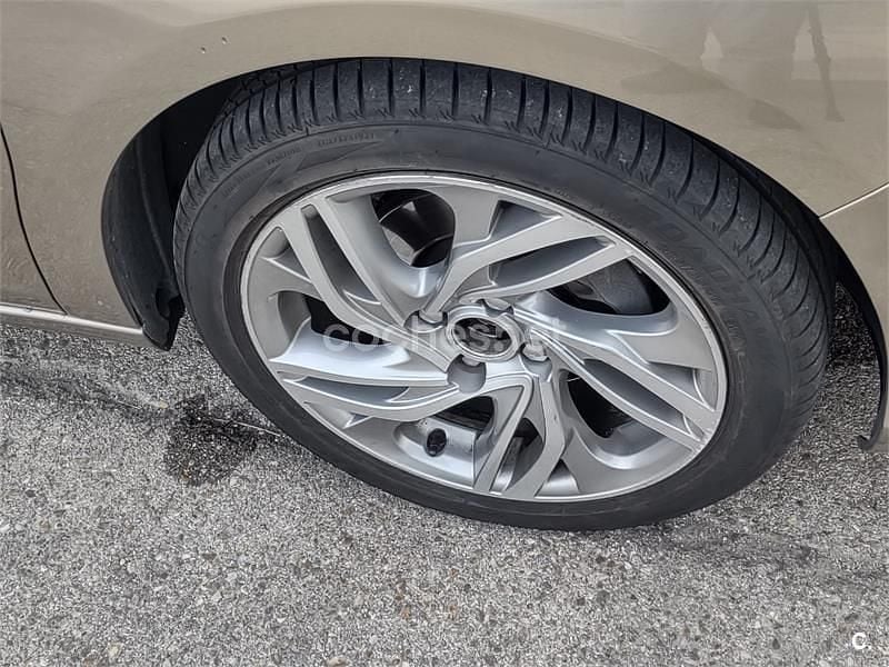 Usado Citroën C4 114 CV (83 kW) 2013 Beige Berlina