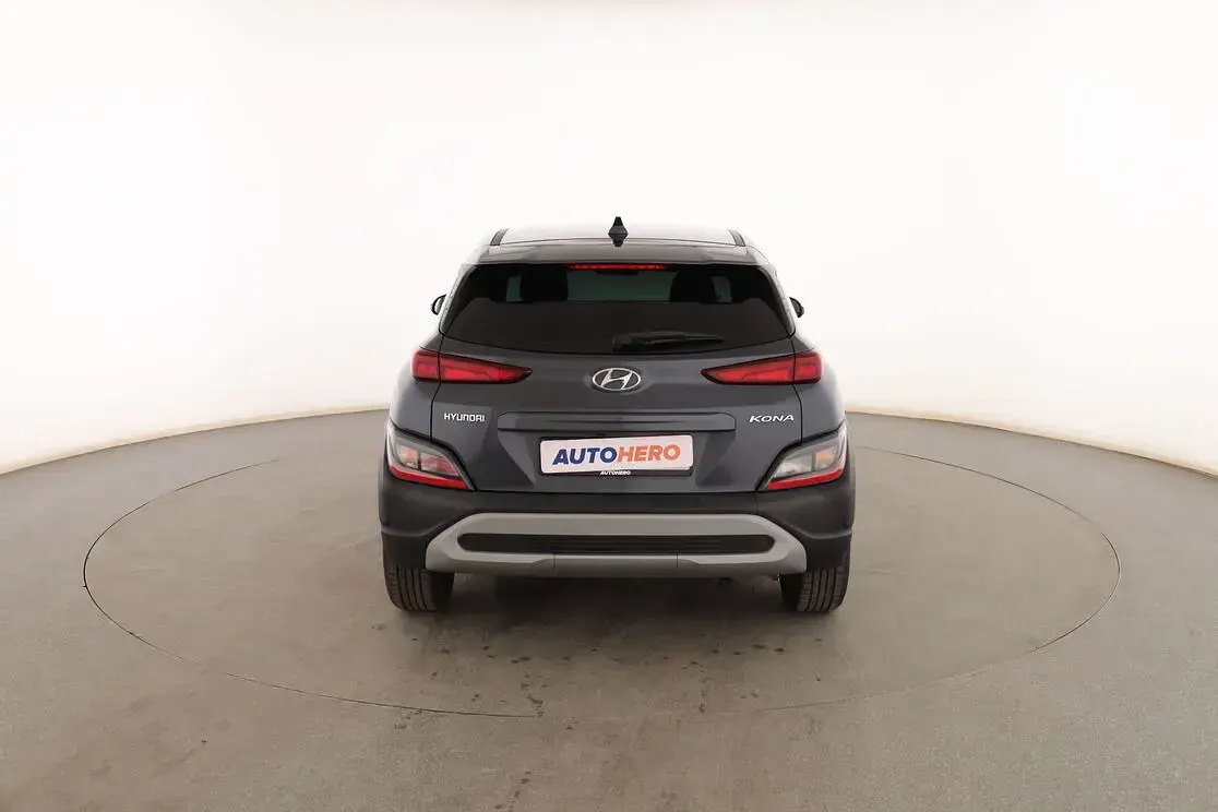 Usado Hyundai Kona 120 CV (88 kW) 2021 Gris SUV