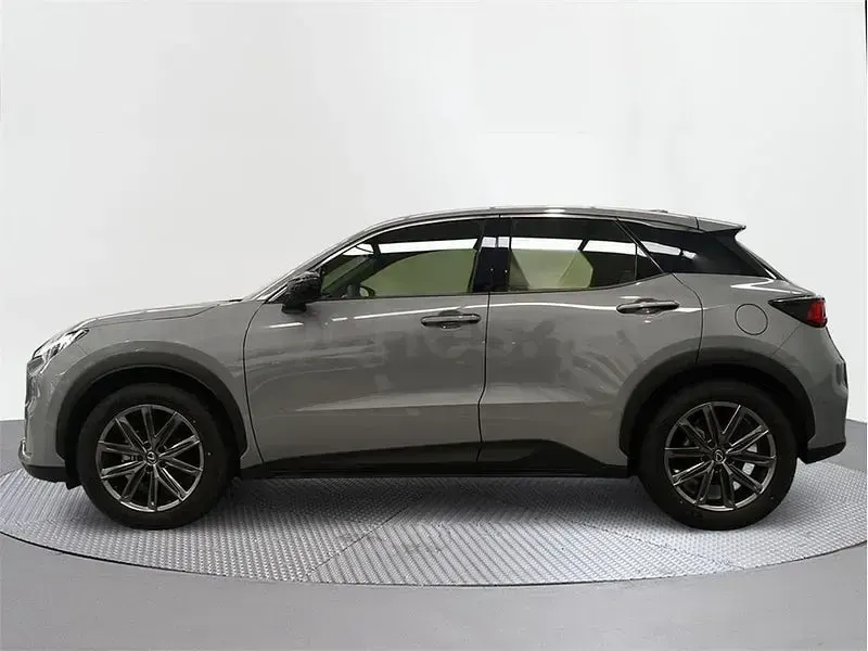 Nuevo Lexus LBX 136 CV (100 kW) 2026 Gris / plata SUV