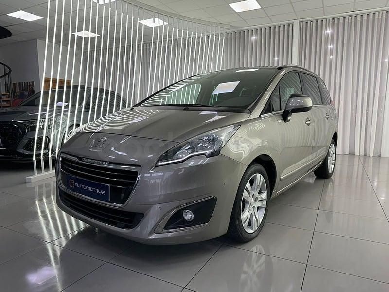 Beige Usado 2017 Peugeot 5008 Style Monovolumen | 9990 € (Super precio) - Imagen 1/4