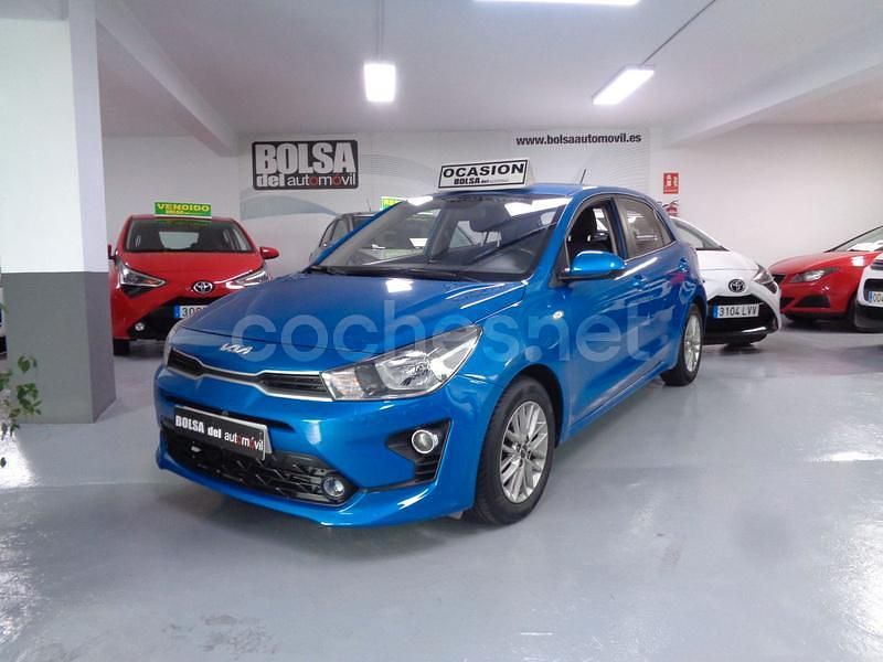 Azul Usado 2022 Kia Rio Berlina | 11.990 € (Precio justo) - Imagen 1/4