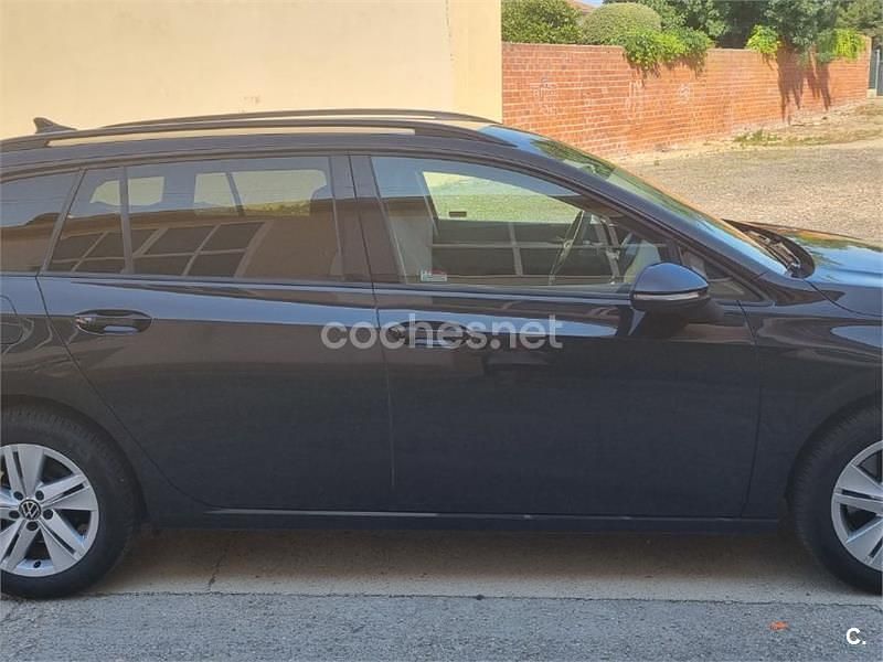 Usado VW Golf VIII Life 115 CV (84 kW) 2021 Negro Berlina