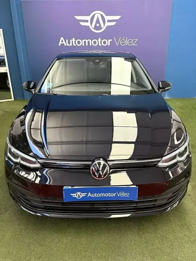 Usado VW Golf VIII Life 116 CV (85 kW) 2022 Negro Berlina
