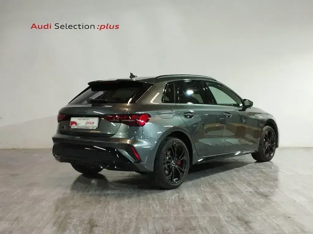 Usado Audi A3 e-tron Competition 272 CV (200 kW) 2025 Gris Utilitario
