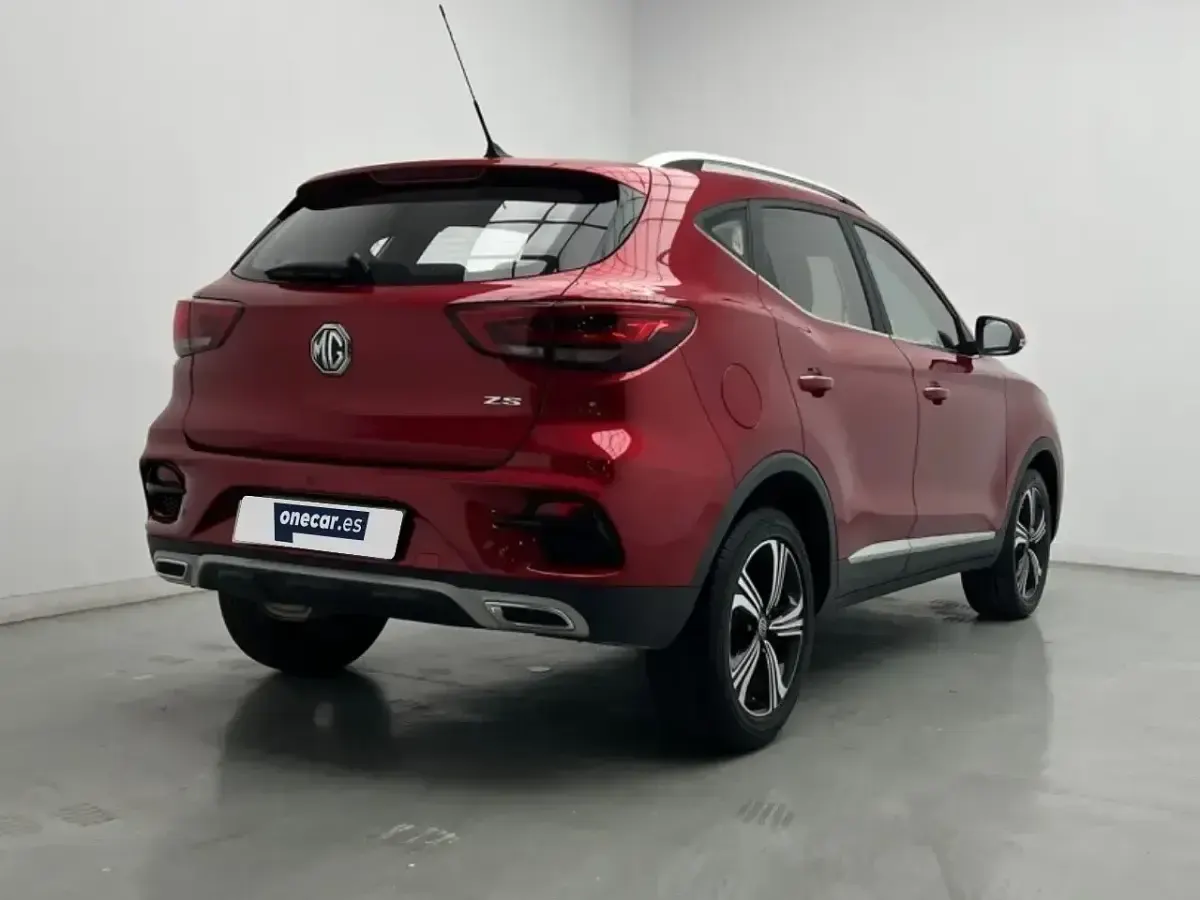 Usado MG ZS Comfort 106 CV (77 kW) 2023 Rojo SUV