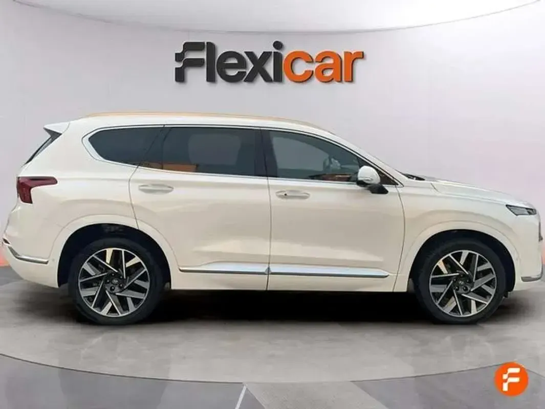 Usado Hyundai Santa Fe Style 200 CV (147 kW) 2022 Blanco SUV