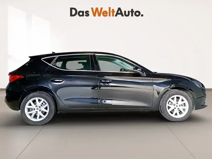 Usado Seat Leon Style 116 CV (85 kW) 2024 Negro