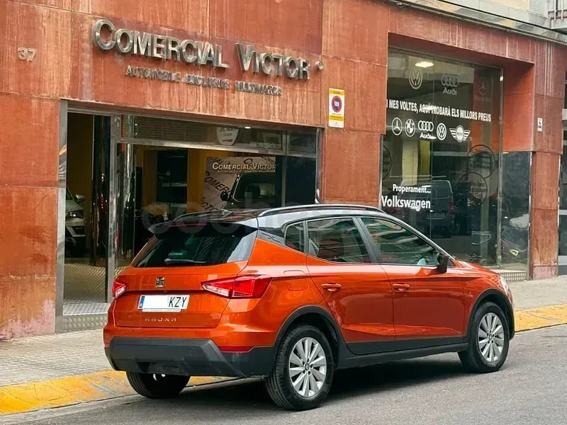 Usado Seat Arona Style 115 CV (84 kW) 2019 Naranja SUV