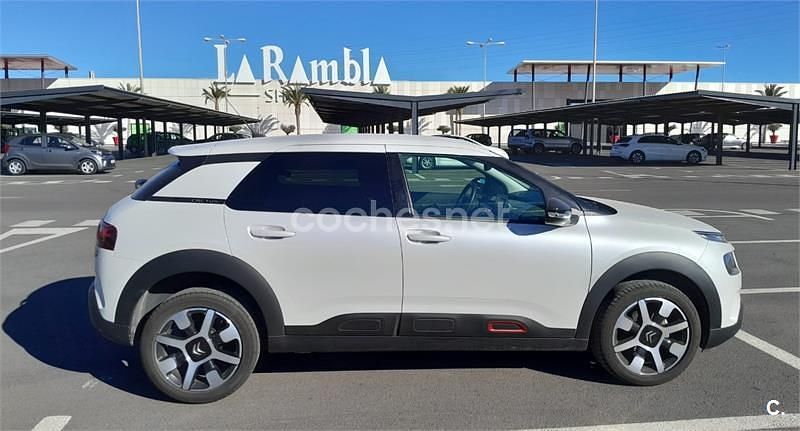 Usado Citroën C4 Cactus Shine 102 CV (75 kW) 2019 Blanco Utilitario