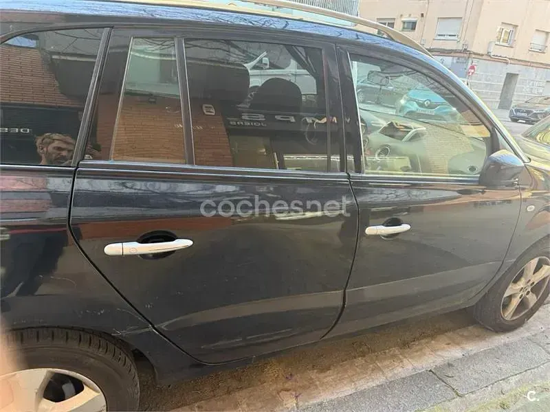 Usado Renault Koleos Dynamique 150 CV (110 kW) 2009 Negro SUV
