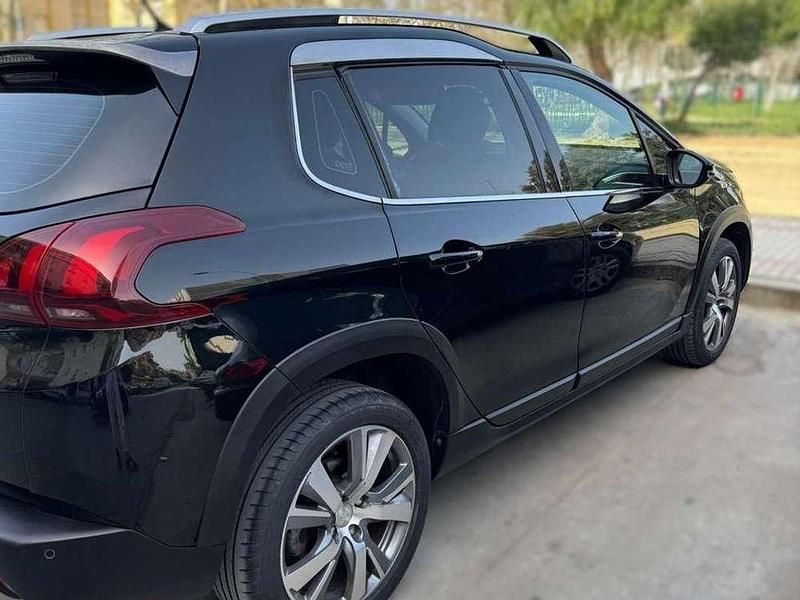 Usado Peugeot 2008 Allure 99 CV (72 kW) 2016 Negro SUV