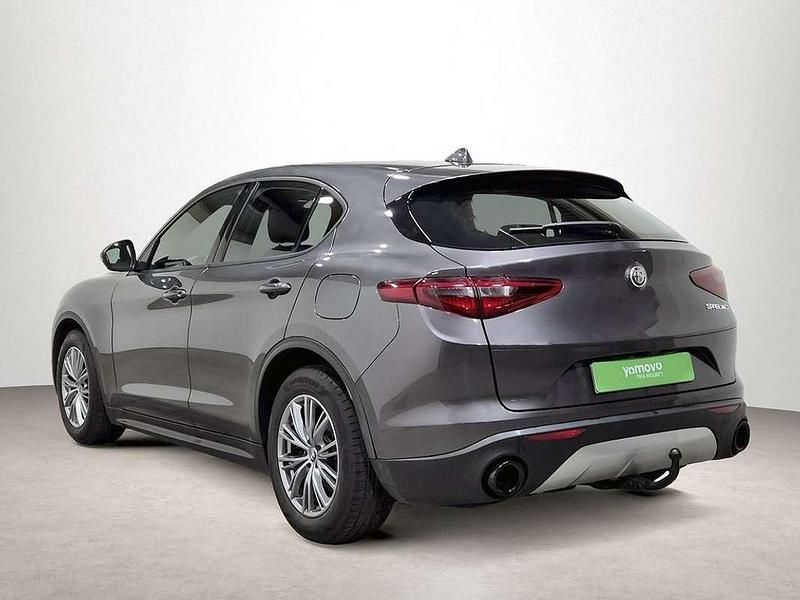 Usado Alfa Romeo Stelvio Super 162 CV (119 kW) 2022 Gris SUV