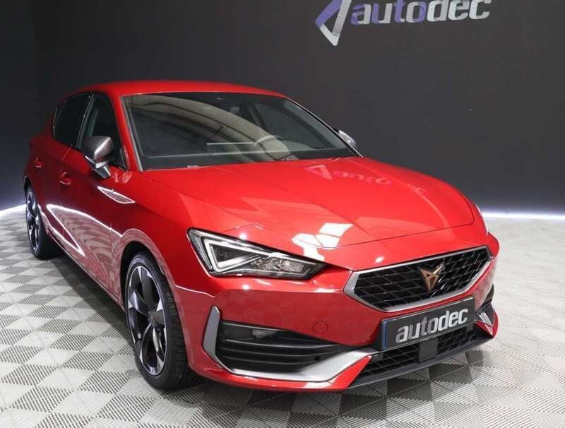 Begagnad Cupra Leon 150 HK (110 kW) 2024 Röd Halvkombi