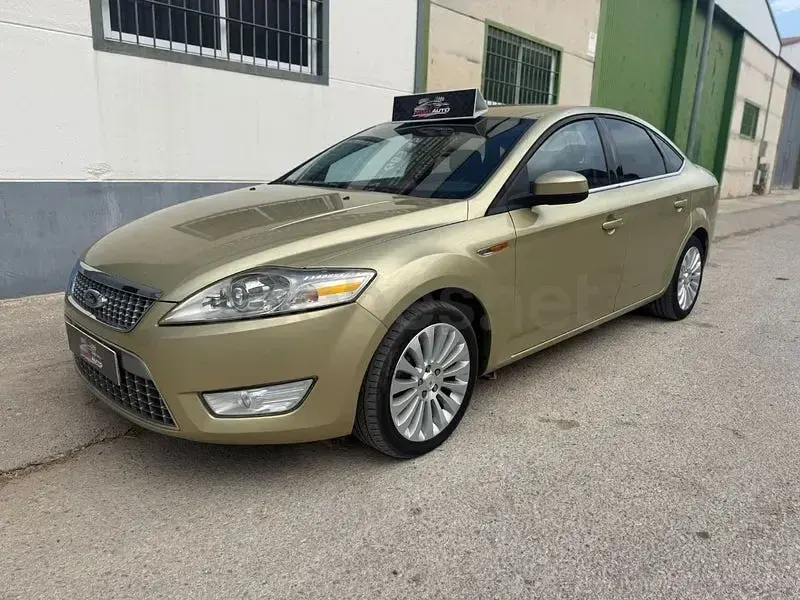 Usado Ford Mondeo Trend 140 CV (102 kW) 2007 Amarillo Berlina