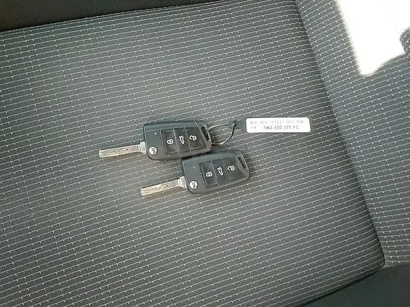 Usado VW Tiguan Life 150 CV (110 kW) 2022 Gris / plata SUV