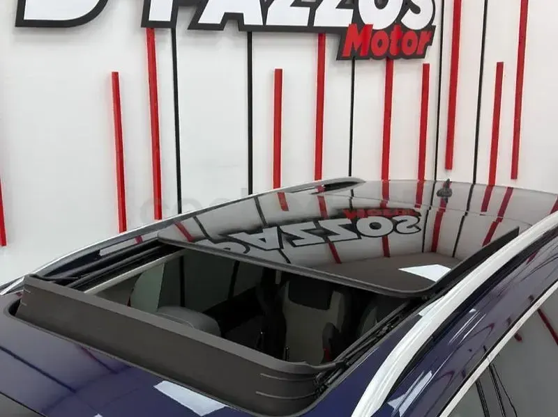 Usado VW Touran Business 115 CV (84 kW) 2018 Azul Monovolumen