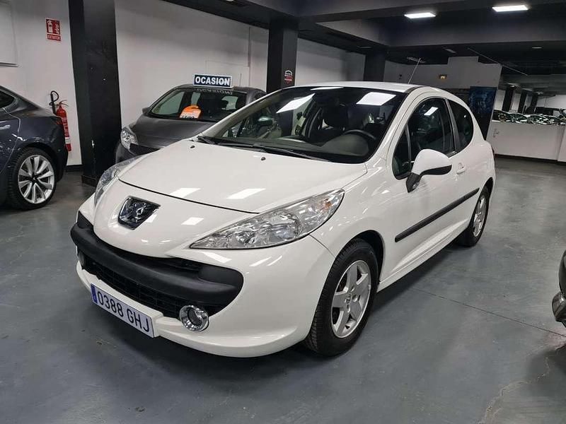 Blanco Usado 2008 Peugeot 207 Sport Utilitario | 4800 € (Precio justo) - Imagen 1/4