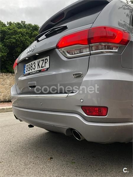 Usado Jeep Grand Cherokee Overland 250 CV (183 kW) 2019 Gris / plata SUV