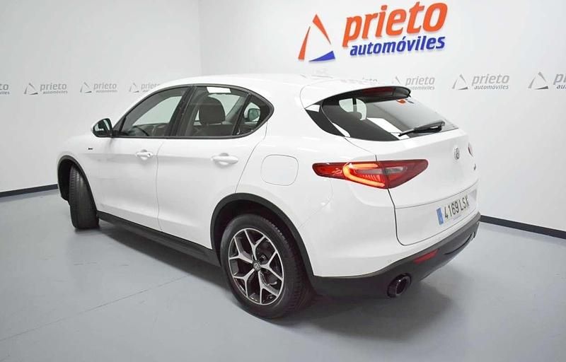 Usado Alfa Romeo Stelvio Sprint 190 CV (139 kW) 2021 Blanco SUV
