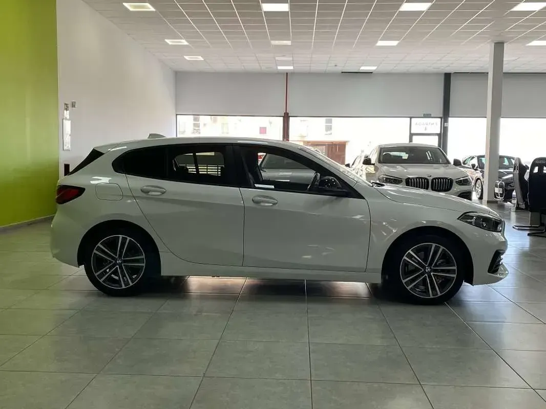 Usado BMW 118 150 CV (110 kW) 2021 Blanco Utilitario