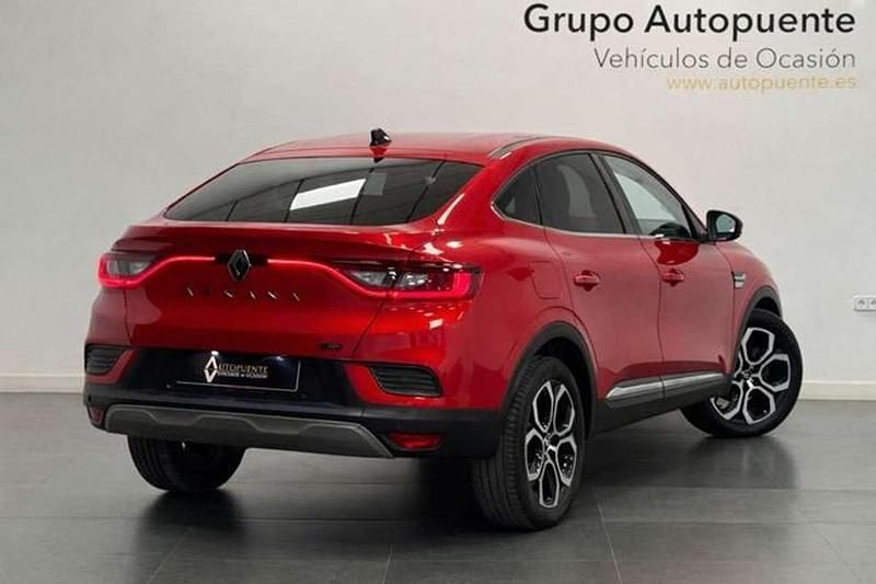 Usado Renault Arkana Techno 145 CV (106 kW) 2023 Rojo SUV