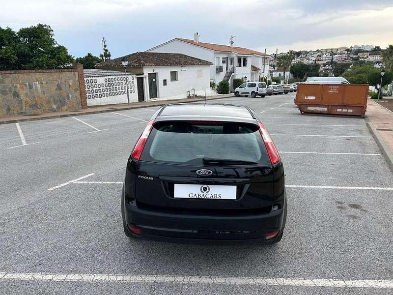 Usado Ford Focus Trend 116 CV (85 kW) 2007 Negro Utilitario