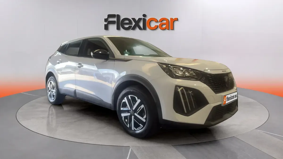Usado Peugeot 2008 Active 101 CV (74 kW) 2023 Blanco SUV