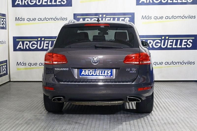 Usado VW Touareg 245 CV (180 kW) 2011 Gris / plata SUV