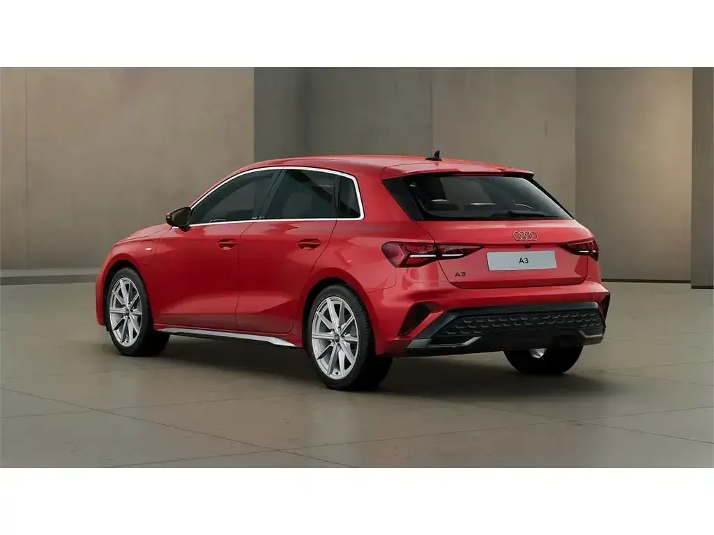 Nuevo Audi A3 Ambiente 150 CV (110 kW) 2026 Rojo Berlina