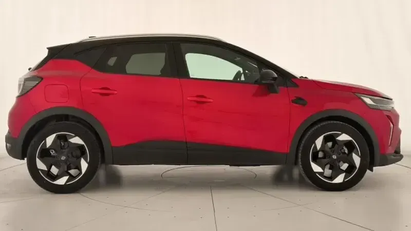 Usado Renault Captur Techno 100 CV (73 kW) 2025 Rojo SUV