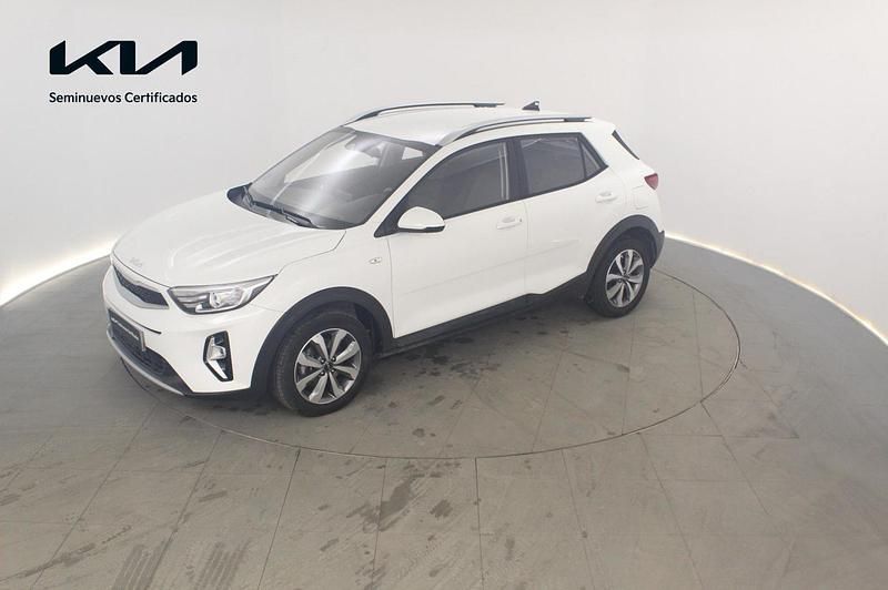 Usado Kia Stonic 100 CV (73 kW) 2025 Clear white SUV