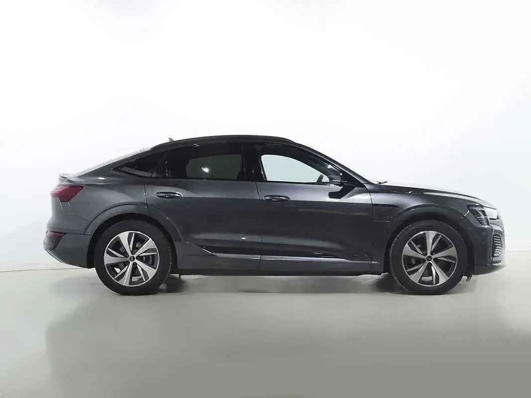 Usado Audi e-tron Sportback S-Line 300 kW (408 CV) 2023 Gris SUV