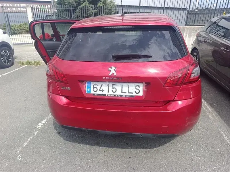 Usado Peugeot 308 Allure 110 CV (80 kW) 2020 Rojo Berlina
