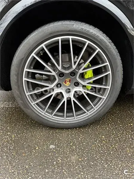 Usado Porsche Cayenne E-Hybrid 462 CV (339 kW) 2020 Negro SUV