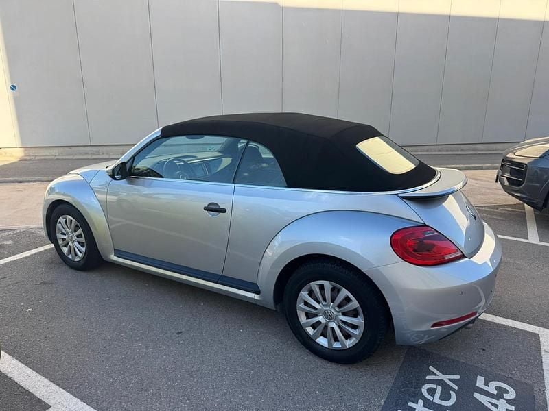 Usado VW Beetle 150 CV (110 kW) 2016 Gris Utilitario