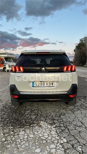 Usado Peugeot 5008 Allure 120 CV (88 kW) 2017 Blanco SUV