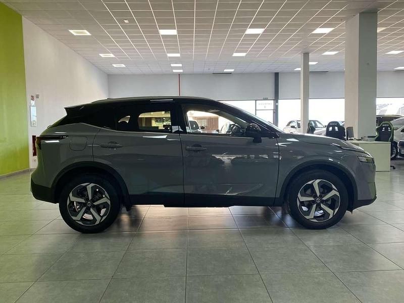 Usado Nissan Qashqai 140 CV (102 kW) 2021 Gris SUV