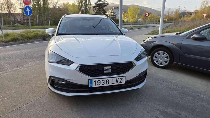 Usado Seat Leon ST Style 116 CV (85 kW) 2022 Blanco Familiar