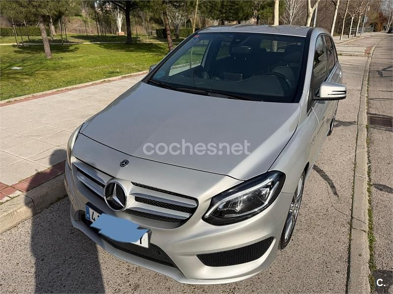 Usado Mercedes B200 136 CV (100 kW) 2019 Negro Monovolumen