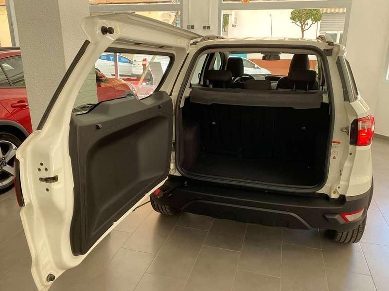 Usado Ford Ecosport Trend 125 CV (91 kW) 2017 Blanco SUV