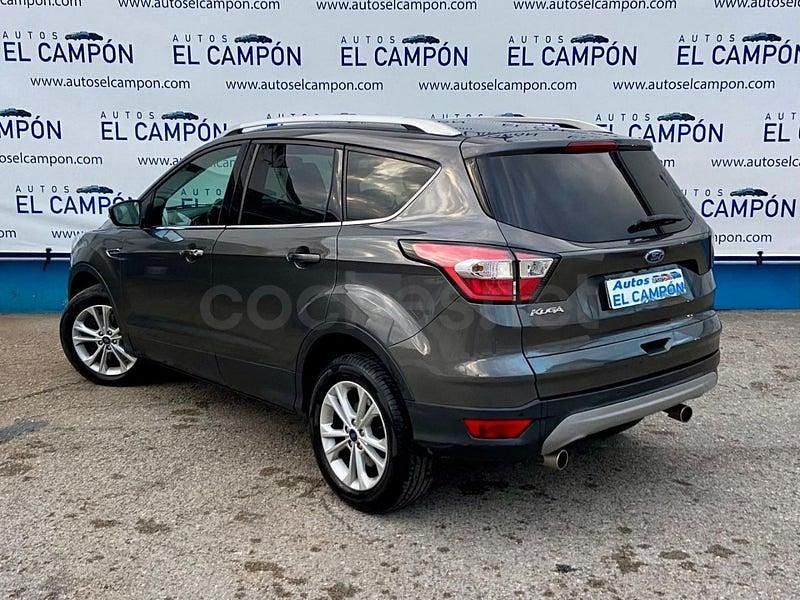 Usado Ford Kuga Titanium 150 CV (110 kW) 2018 Gris / plata SUV